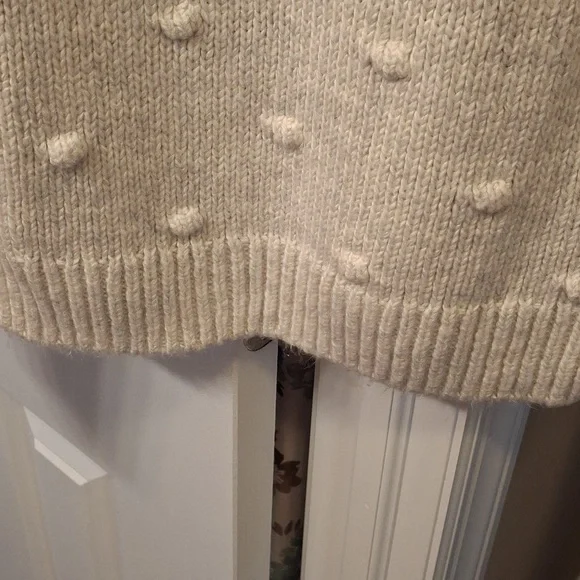 5/$25-Lucky Brand Oatmeal Color Sweater EUC - Picture 4 of 7
